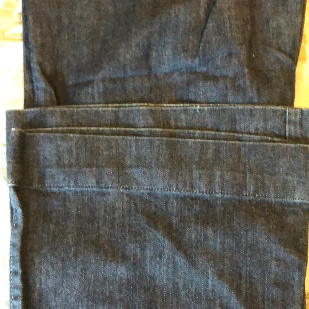 Women’s Dark wash jeans! - Picture 3 of 4
